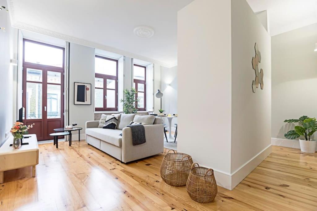 Historical Sunny Marques - With Ac! Apartment